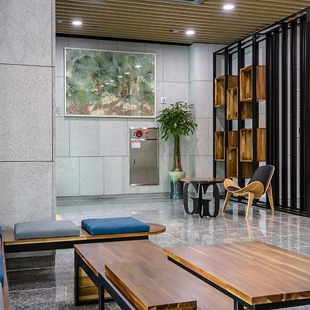 With City Hotel Jeju Exterior photo