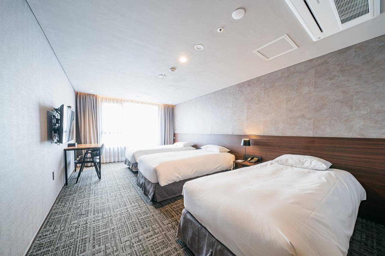 With City Hotel Jeju Exterior photo